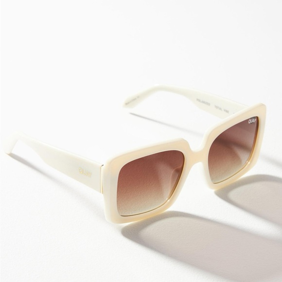 Quay Sunglasses Total Vibe Mini in White - Picture 4 of 5